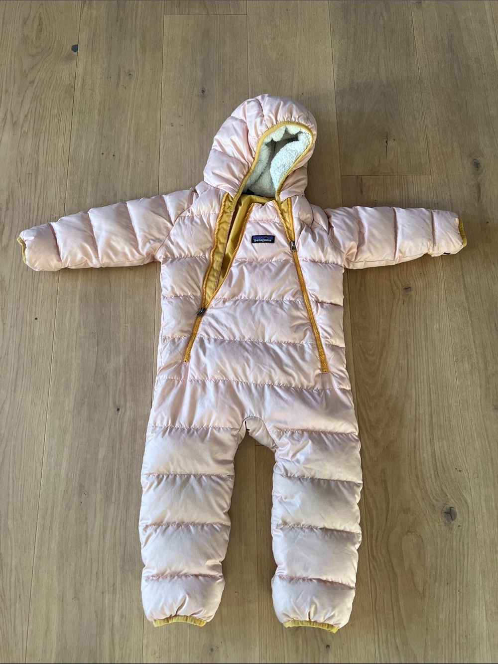 Patagonia Down bunting suit 12-18 months